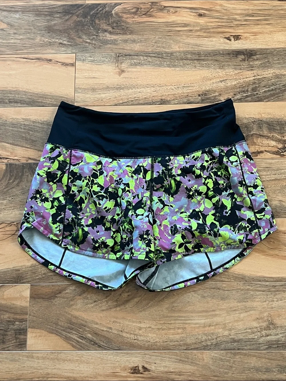 Lululemon Speed Up Floral Running Shorts Black Multicolor Athletic Workout Sz 6